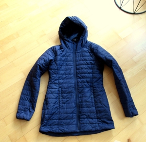 NEUWERTIGE dunkelblaue Steppjacke m Kaputze Bench Gr. 40 L