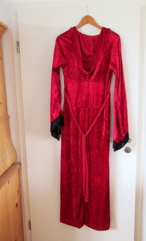 Neuwertiges rotes Mittelalter Kleid mit Kapuze Größe 40 / 42 Bild 3