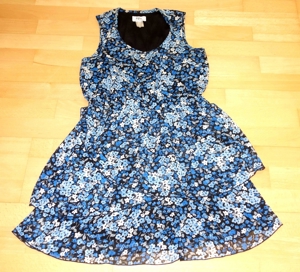 NEUWERTIGES blaugeblümtes Kleid Größe 36 von bpc Bild 1
