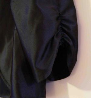 NEU / kurzärmeliges schwarzglänzendes Abendkleidjäckchen Größe 40 Bild 4