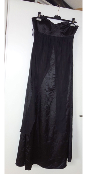 tolles, schwarzes Neckholderabendkleid Größe 40 Laura Scott