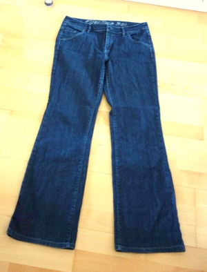 NEU blaue Jeans von Esprit Short Größe 40 Bild 1