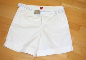 NEU weißliche Shorts mit Gürtel von Esprit Größe 42