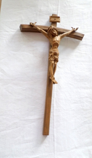Holzkreuz mit Jesusfigur geschnitzt Höhe 30 cm Bild 2