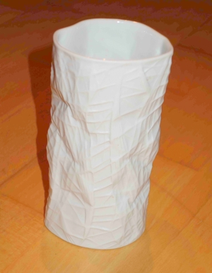 Rosenthal Tütenvase weiß 15 cm und rundovale Vase 16 cm Je 46 EUR Bild 2
