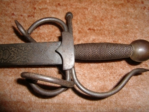 altes spanisches Schwert mit Bügelgriff Bild 7