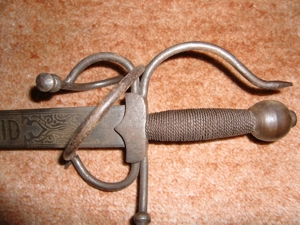 altes spanisches Schwert mit Bügelgriff Bild 5