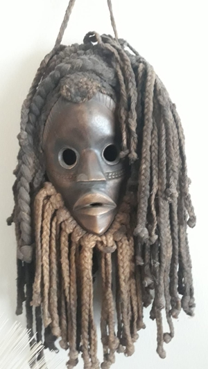 11 einzigartige afrikanische Holz-Masken (Paket 2, 11 Masken)