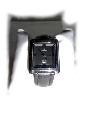Schöne Armbanduhr von Junghans SolarTEC Bild 1