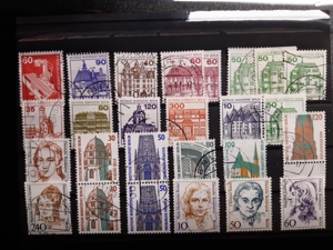 Sammlung rund 265 gestempelte Berliner Briefmarken 1975-1990 Bild 2