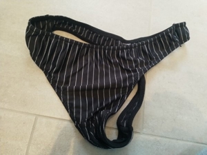 Dürfen Lehrerinnen ihre Unterwäsche verkaufen??!! Bild 12