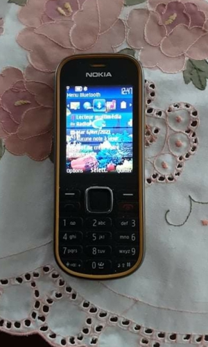 Samsung   Nokia Handy Bild 1