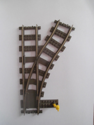 Weiche rechts mit Weichensteller ( original Lego, System 9 Volt ) Bild 1