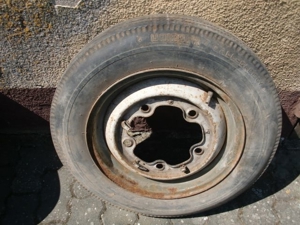Oldtimerteile für VW-Bulli Reifen Sammlerstücke Bild 3
