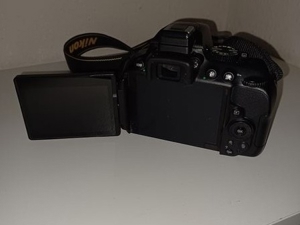 Kamera Nikon D5300 mit Zubehör und mit AF-S 18-105mm Objektiv Bild 7