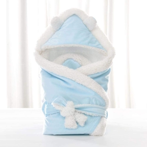 Umschlag/Schlafsack für Winter für ein neugeborenes in hellblau. Bild 4