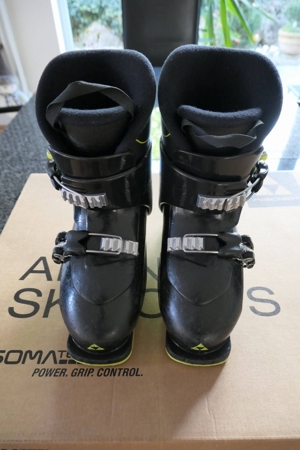 Kinder Skischuh Fischer RC4 20 JR Thermoshape in der Größe 20,5 Bild 2