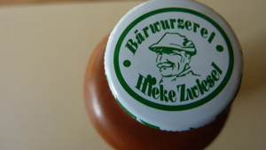 Tonflasche mit Bärwurz Bild 2