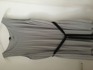 Sehr schönes Plisseekleid / Plissee Kleid Gr. 38 / 40 grau super Zustand Bild 2