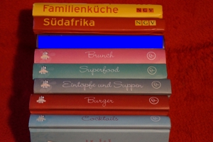 Kochbücher von NGV,Suppen, Burger, Käufer wählt Titel Bild 3