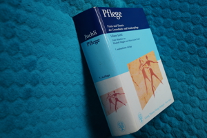 Fachbuch: Pflege, gebunden, wie neu