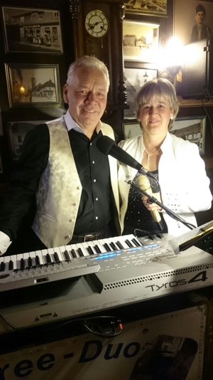 live Musik mit dem "Spree-Duo"