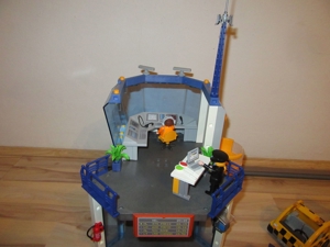 Playmobil 5007 AIRPORT Großer Flughafen und Flugzeug Bild 3