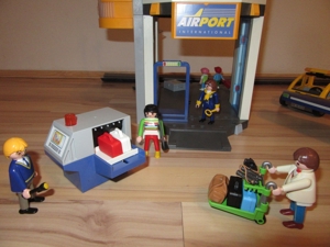 Playmobil 5007 AIRPORT Großer Flughafen und Flugzeug Bild 8