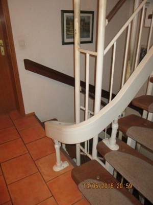 Neuwertiger Treppenlift über 2 .Etagen! Schiene durch Einzelteile anpassbar! Bild 5
