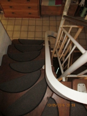 Neuwertiger Treppenlift über 2 .Etagen! Schiene durch Einzelteile anpassbar! Bild 7