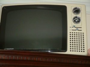 Tragbaren Kult-Fernseher aus den 70iger Jahren