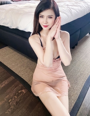 Sexy Asiatin Elena  Bild 3