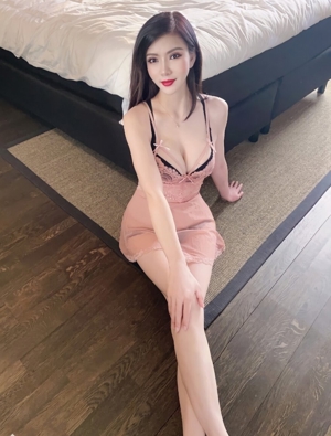 Sexy Asiatin Elena  Bild 1
