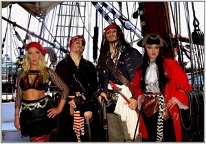 PIRATEN DER KARIBIK! Shows mit Piraten Kapitän Jack Sparrow Doubles Schiffsmannschaft & Meerjungfrau Bild 4