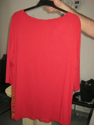 Rotes Shirt mit Stern-Applikation Größe 52 Bild 2