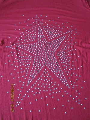 Rotes Shirt mit Stern-Applikation Größe 52 Bild 4