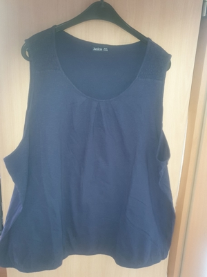Blaues ärmelloses T-Shirt Größe 54 56