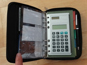 Organizer Leder-Optik schwarz Handyfach Tragegriff Geldbeutel Notizen Timer Zweigeteilt Bild 10