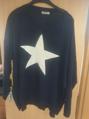 Blauer Langarm-Pulli mit Stern Größe 48