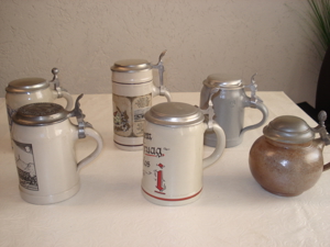 5 alte sehr gut erhaltene Bierkrüge mit Zinn-Deckel 0,5 l