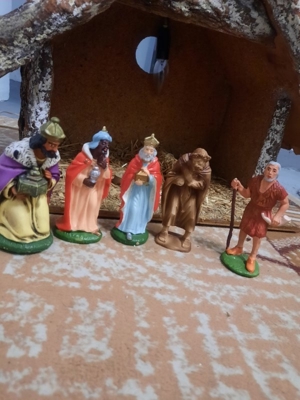 Weihnachtskrippe Handarbeit Bild 6