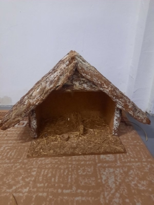 Weihnachtskrippe Handarbeit Bild 2