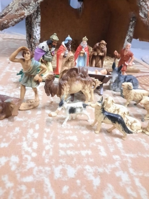 Weihnachtskrippe Handarbeit Bild 9