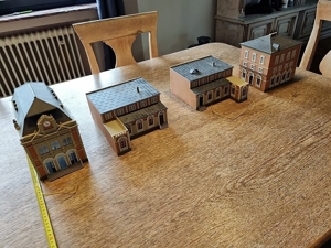 4 x Modell Häuser /Eisenbahn ectr Bild 1