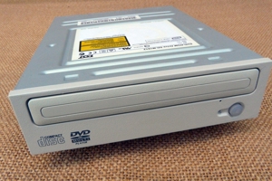 DVD CD-Laufwerk EIDE Toshiba SD-M1912 Bild 1