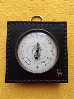 THERMOMETER ein Präzisionsinstrument in sehr schönem gesteppten Ledergehäuse