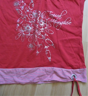 T-Shirt / Oberteil Gr. 36 rot mit Aufdruck in Silber - Bordürenabschluß gestreift Bild 2
