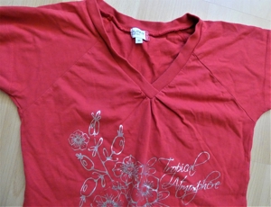T-Shirt / Oberteil Gr. 36 rot mit Aufdruck in Silber - Bordürenabschluß gestreift Bild 3