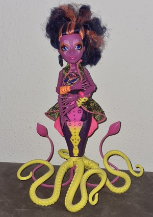 Verschiedene Monster High Puppen Schreckensriff