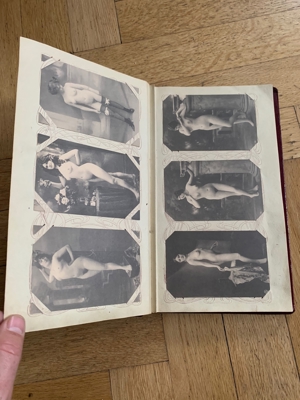 Altes Fotoalbum mit Akt Postkarten ungelaufen Bildern Ansichtskarten Foto ca 95 Stück Bild 15